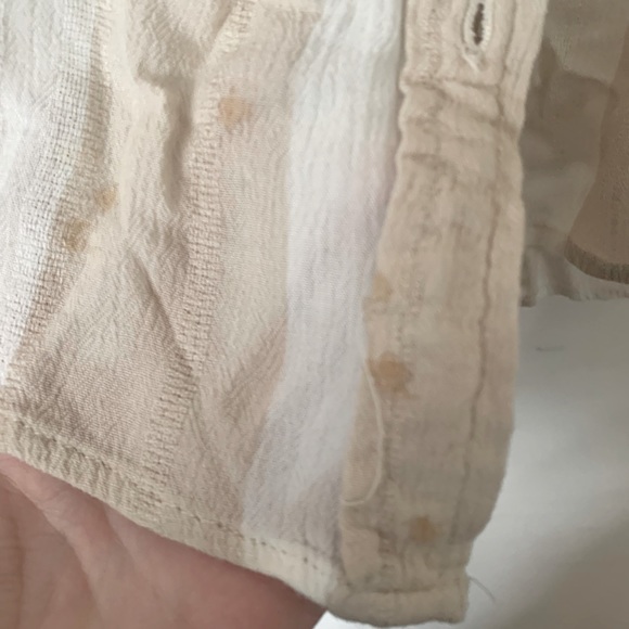 American Eagle Button T-shirt - Picture 3 of 3